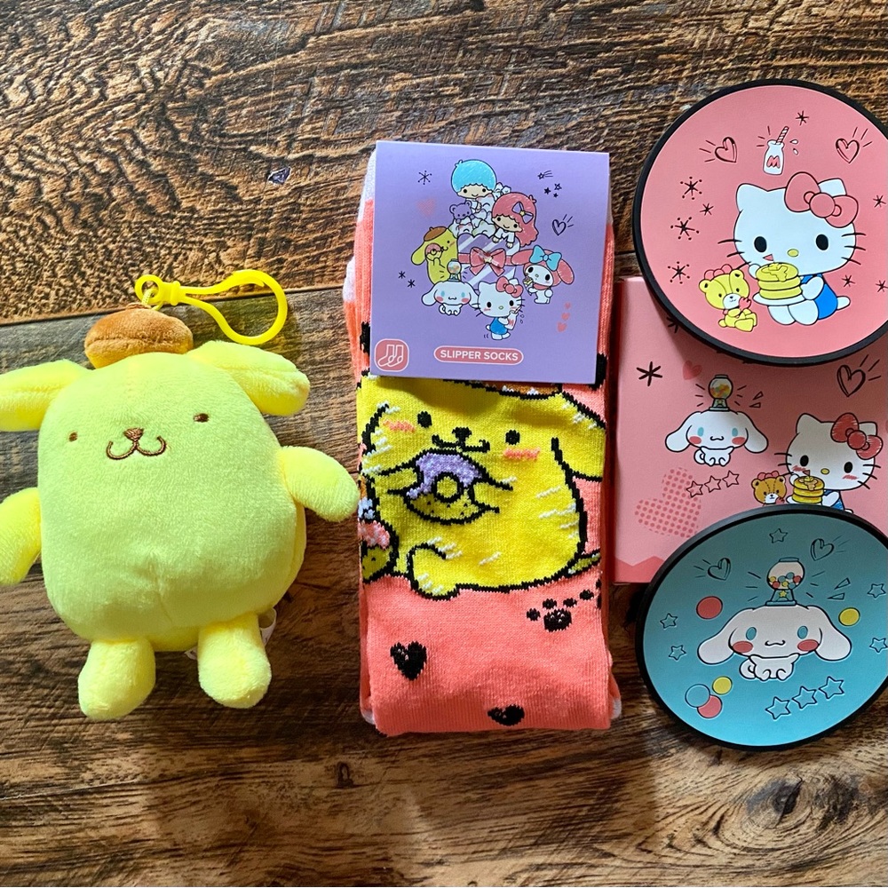 Sanrio x Loot Crate Set - Slipper Socks, Coasters & Plush